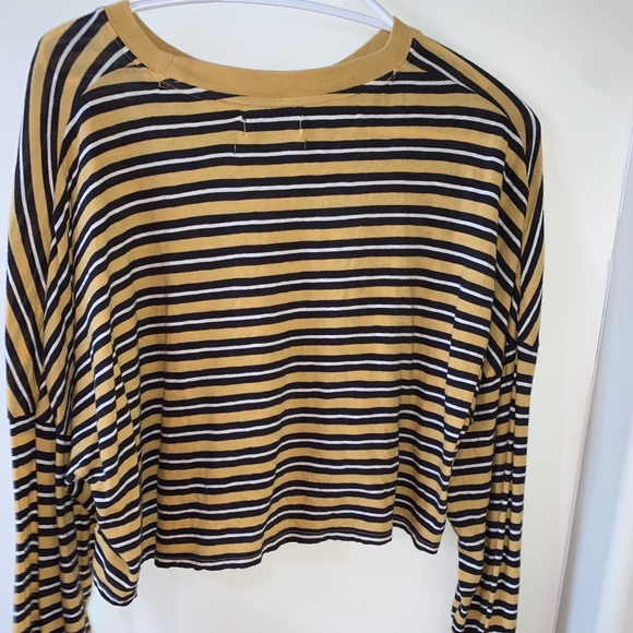 Urban outfitters long sleeved cropped shirt - Picture 2 of 2